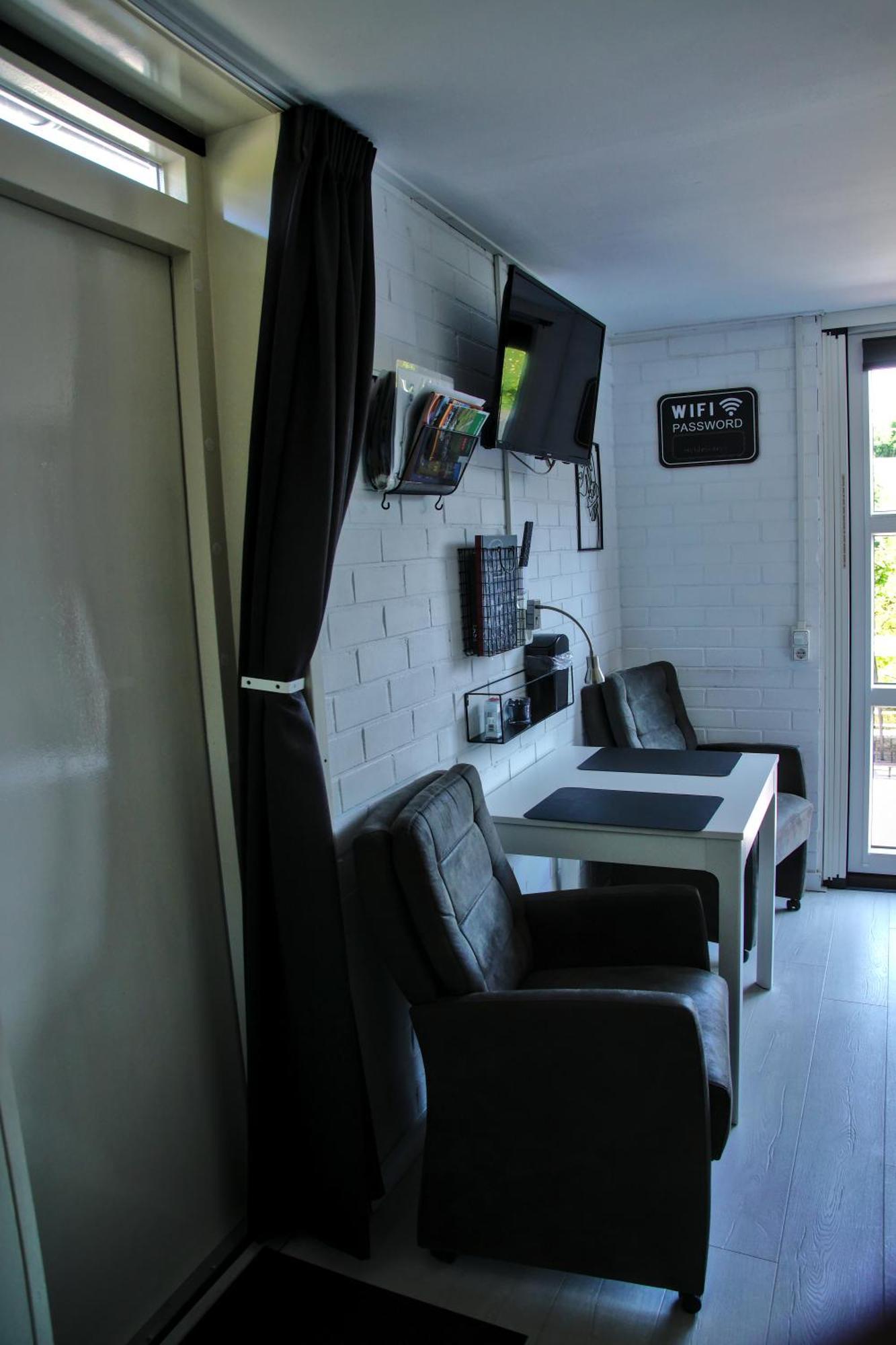 Emmen Bed And Breakfast Exterior foto